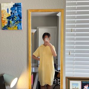 Roots yellow hoodie dress
Size: S